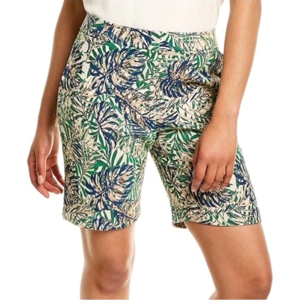 J. McLaughlin Green and Cream Montaya Leaf botanical Print Women's Shorts size 6